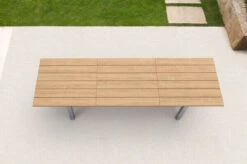 OUTFLEXX Ausziehtisch, FSC-Teakholz/Edelstahl, Plattenstärke 30mm, 220/340x100cm 11 OUTFLEXX Ausziehtisch, FSC-Teakholz/Edelstahl, Plattenstärke 30mm, 220/340x100cm -Beste Gartenmöbel Geschäfte 13486 3 CGI.jpg