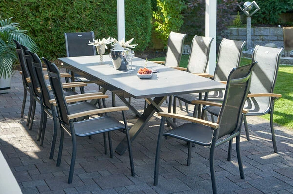 HARTMAN Sondermodell Xanadu / Alice Esstischgarnitur, Xerix/schwarz, Alu/Glaskeramik, 4x4 Textilen, 10 Stapelsessel, 220/280x100cm 1 HARTMAN Sondermodell Xanadu / Alice Esstischgarnitur, Xerix/schwarz, Alu/Glaskeramik, 4x4 Textilen, 10 Stapelsessel, 220/280x100cm