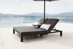 OUTFLEXX Twin Doppelliege, Sooty/marble, Alu/Sunbrella, 196 X 161 X 34 Cm, Rückenlehne Verstellbar, Inkl. Beistelltisch Und 1x Rückenkissen