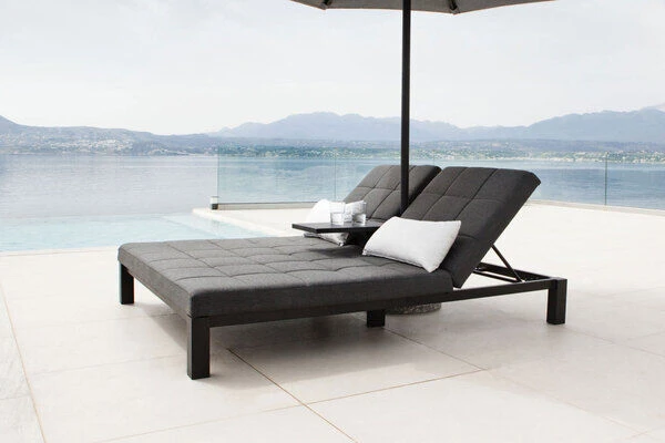 OUTFLEXX Twin Doppelliege, Sooty/marble, Alu/Sunbrella, 196 X 161 X 34 Cm, Rückenlehne Verstellbar, Inkl. Beistelltisch Und 1x Rückenkissen 1 OUTFLEXX Twin Doppelliege, Sooty/marble, Alu/Sunbrella, 196 X 161 X 34 Cm, Rückenlehne Verstellbar, Inkl. Beistelltisch Und 1x Rückenkissen