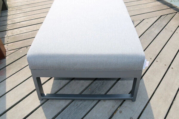 OUTFLEXX Allure Sonnenliege, Flanelle, Alu/Sunbrella, 211 X 74 X 44,5 Cm, Verstellbare Kopfstütze 3 OUTFLEXX Allure Sonnenliege, Flanelle, Alu/Sunbrella, 211 X 74 X 44,5 Cm, Verstellbare Kopfstütze – Bild 3