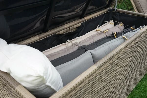 Ploß Rabida Kissenbox, Champagner-meliert, Polyrattan, 145x58x73 Cm, Inkl. Inlay 4 Ploß Rabida Kissenbox, Champagner-meliert, Polyrattan, 145x58x73 Cm, Inkl. Inlay – Bild 4