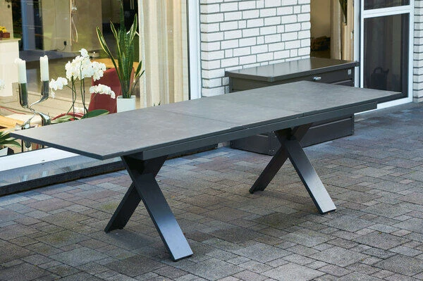 HARTMAN Sondermodell Xanadu / Alice Esstischgarnitur, Xerix/schwarz, Alu/Glaskeramik, 4x4 Textilen, 10 Stapelsessel, 220/280x100cm 4 HARTMAN Sondermodell Xanadu / Alice Esstischgarnitur, Xerix/schwarz, Alu/Glaskeramik, 4x4 Textilen, 10 Stapelsessel, 220/280x100cm – Bild 4