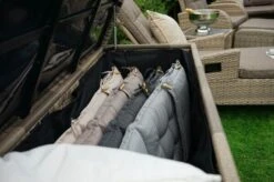 Ploß Rabida Kissenbox, Champagner-meliert, Polyrattan, 145x58x73 Cm, Inkl. Inlay 28 Ploß Rabida Kissenbox, Champagner-meliert, Polyrattan, 145x58x73 Cm, Inkl. Inlay -Beste Gartenmöbel Geschäfte 9 20174.jpg